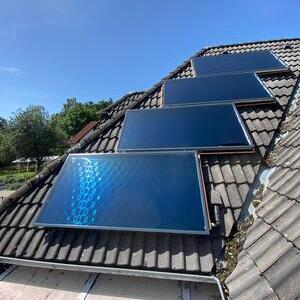 Kollektoren auf dem Dach